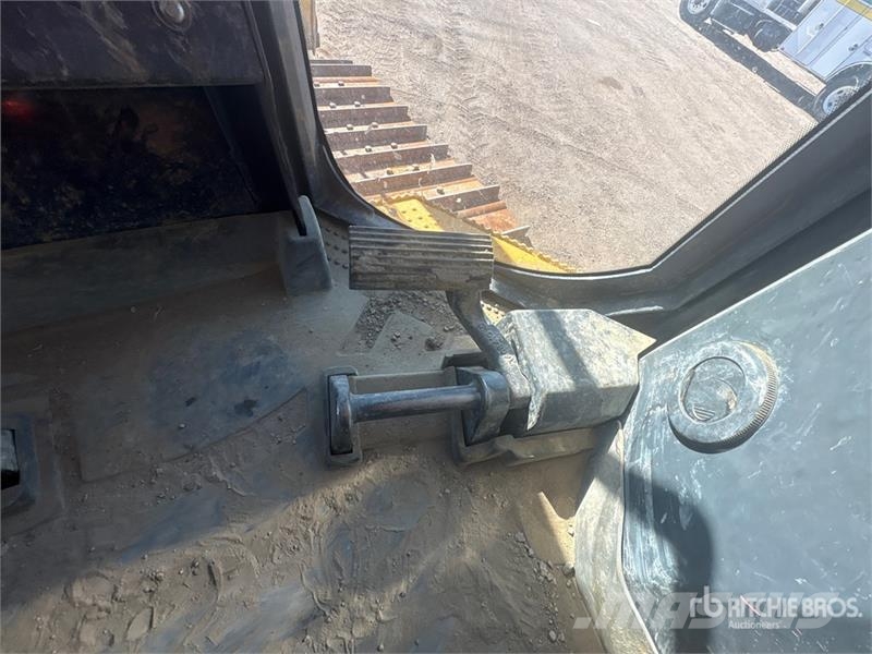 John Deere 850L XLT Crawler Dozer بلدوزرات مجنزرة