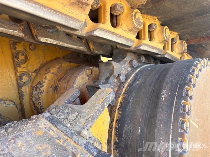 John Deere 850L XLT Crawler Dozer بلدوزرات مجنزرة