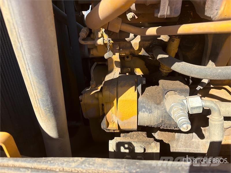 John Deere 850L XLT Crawler Dozer بلدوزرات مجنزرة