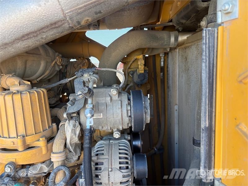 John Deere 850L XLT Crawler Dozer بلدوزرات مجنزرة