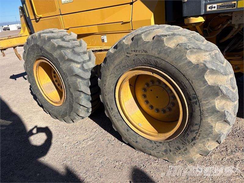 John Deere 872G Greyderler