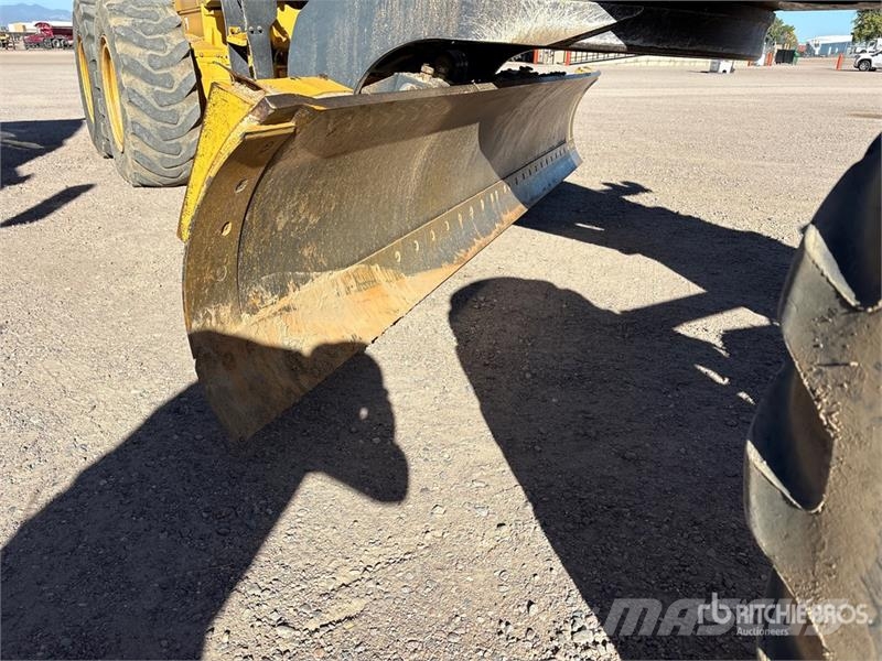 John Deere 872G Greyderler