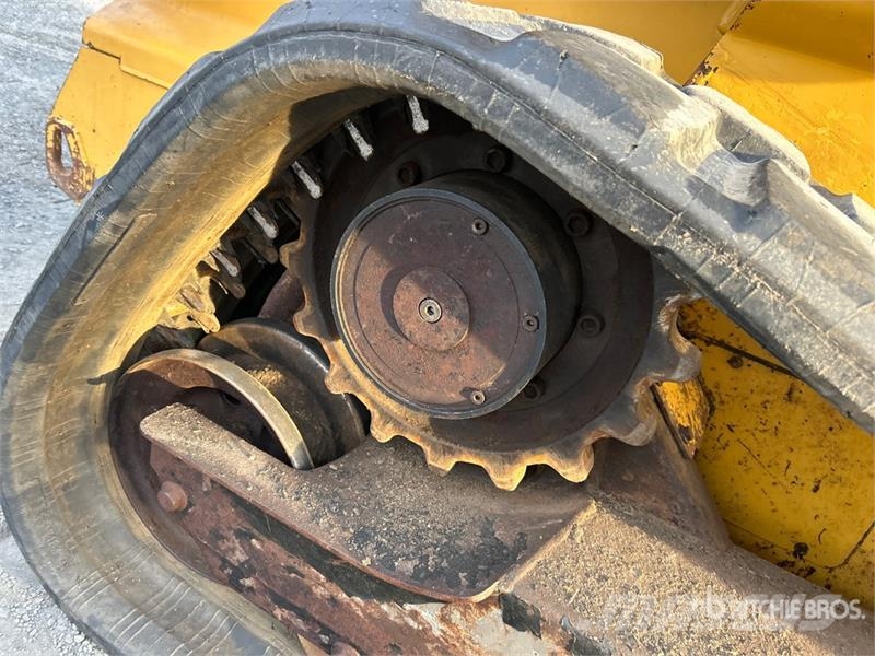 John Deere CT322 滑移轉向裝載機