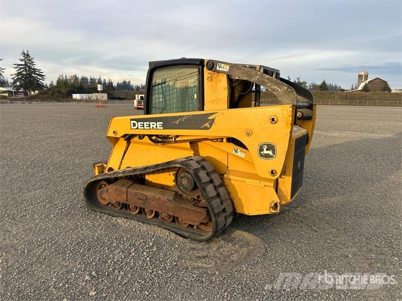 John Deere CT322 滑移轉向裝載機