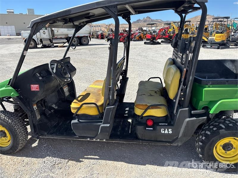 John Deere Gator 4X2 Arbeitsfahrzeuge