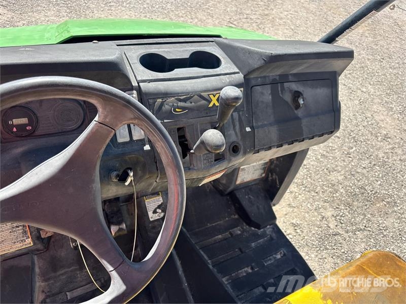 John Deere Gator 4X2 Arbeitsfahrzeuge