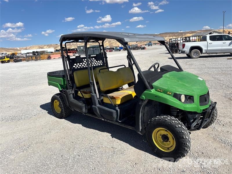 John Deere Gator 4X2 Arbeitsfahrzeuge