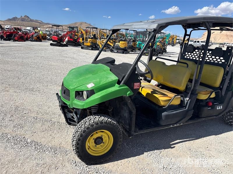 John Deere Gator 4X2 Arbeitsfahrzeuge