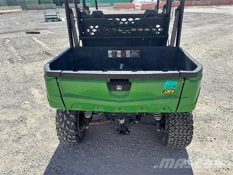 John Deere Gator 4X2 Arbeitsfahrzeuge