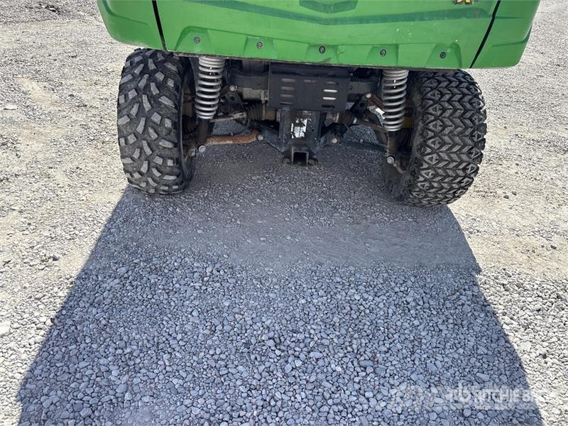 John Deere Gator 4X2 Arbeitsfahrzeuge