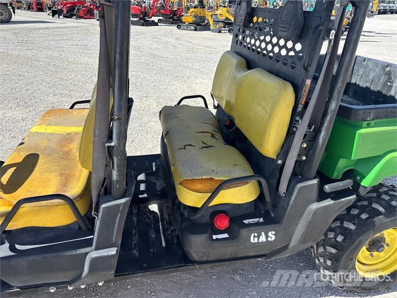 John Deere Gator 4x4 Utility Vehicle Komunālās mašīnas