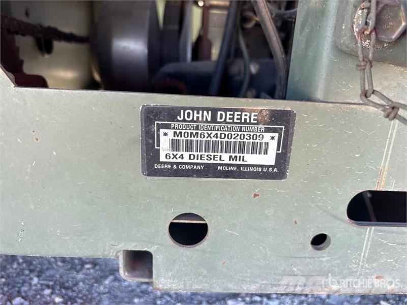 John Deere Gator 6x4 Utility Vehicle (Inoperable) Utiliteitsmachines