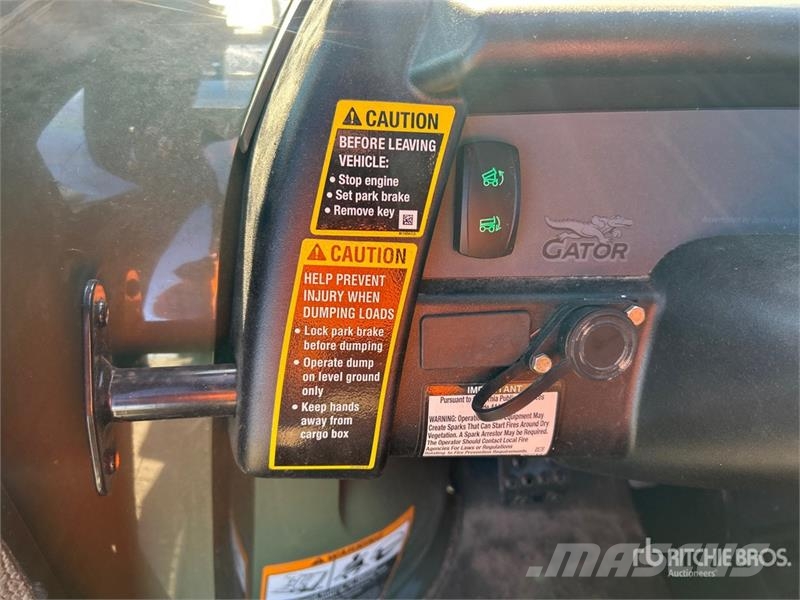 John Deere Gator 825i Utility machines