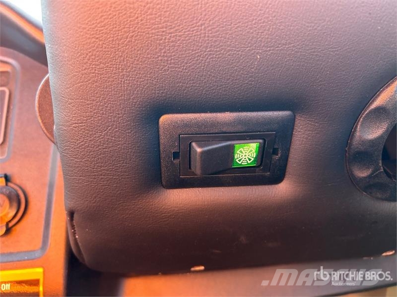 John Deere Gator 825i Utility machines