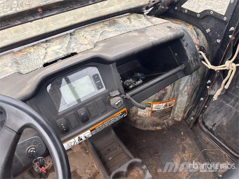 John Deere Gator 855 XUV 4x4 Utility Vehicle ماكينات منفعة عامة