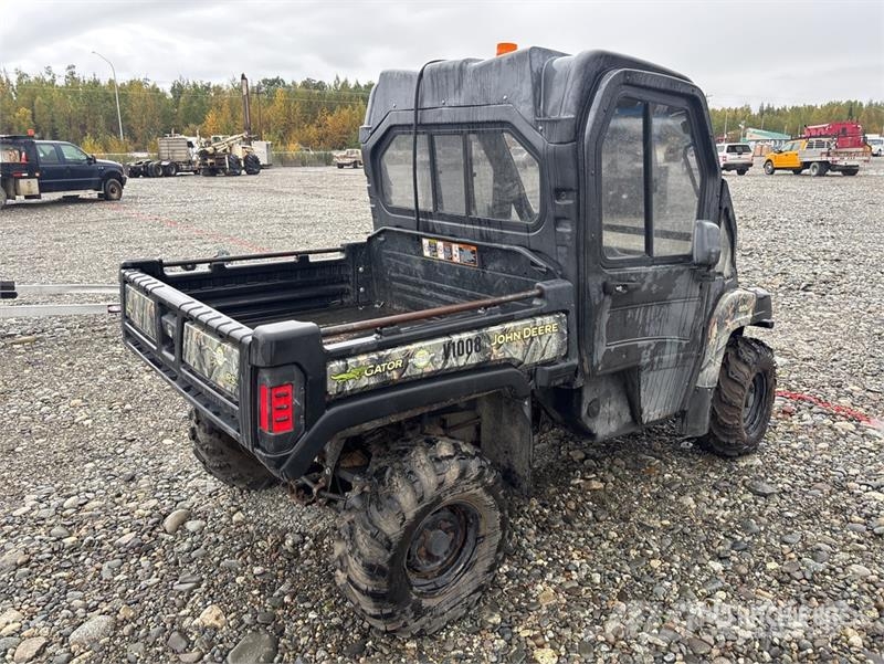 John Deere Gator 855 XUV 4x4 Utility Vehicle ماكينات منفعة عامة