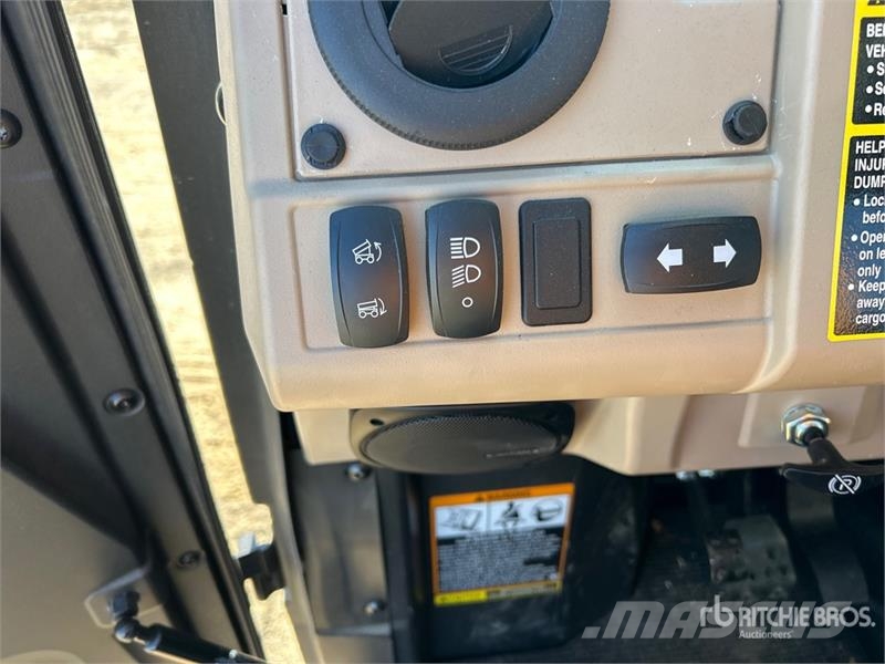 John Deere Gator XUV835R 4x4 Utility Vehicle Haszongépek