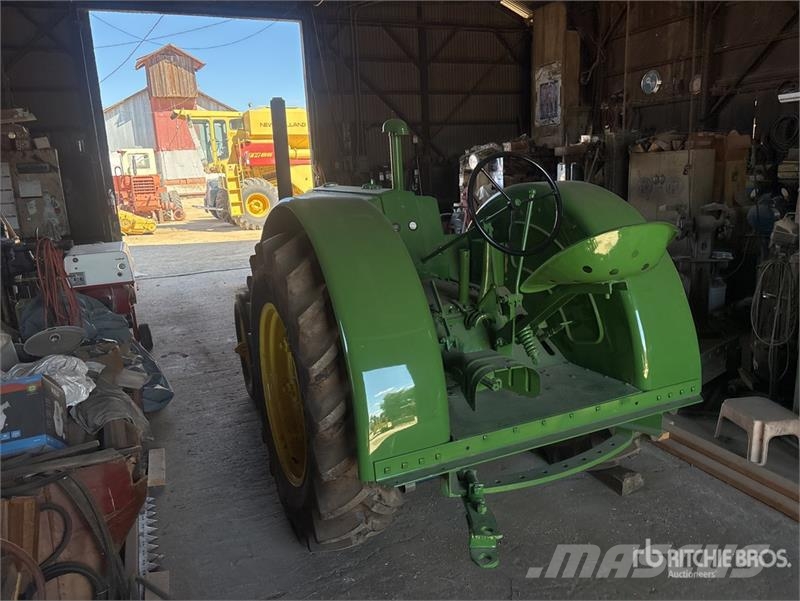 John Deere Model D 2WD Tractor Трактора