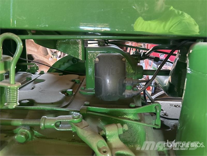 John Deere Model D 2WD Tractor Трактора