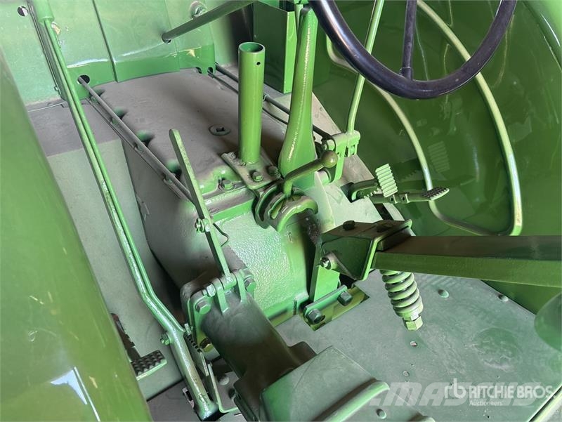John Deere Model D 2WD Tractor Трактора