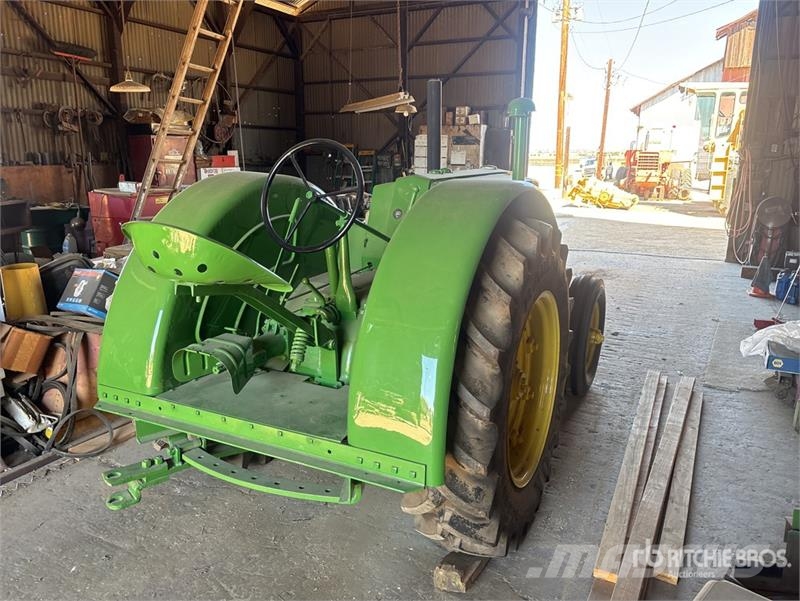 John Deere Model D 2WD Tractor Трактора