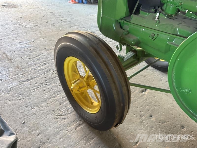 John Deere Model D 2WD Tractor Трактора