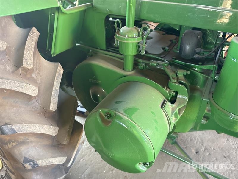 John Deere Model D 2WD Tractor Трактора