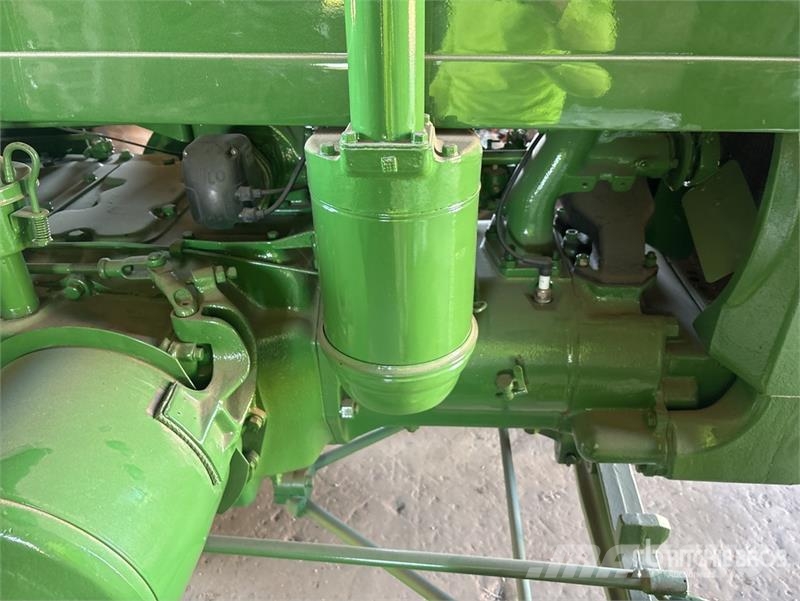 John Deere Model D 2WD Tractor Трактора