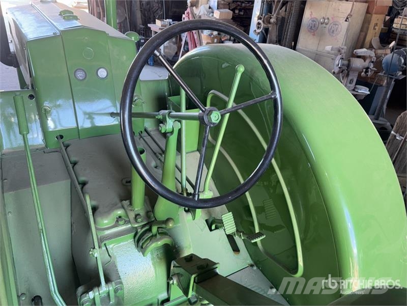 John Deere Model D 2WD Tractor Трактора