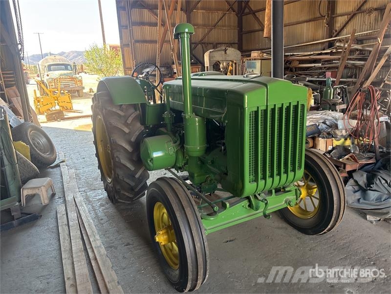 John Deere Model D 2WD Tractor Трактора