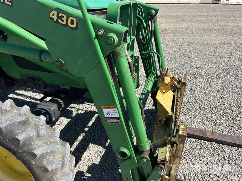 John Deere Utility Tractor Коммунальные тракторы