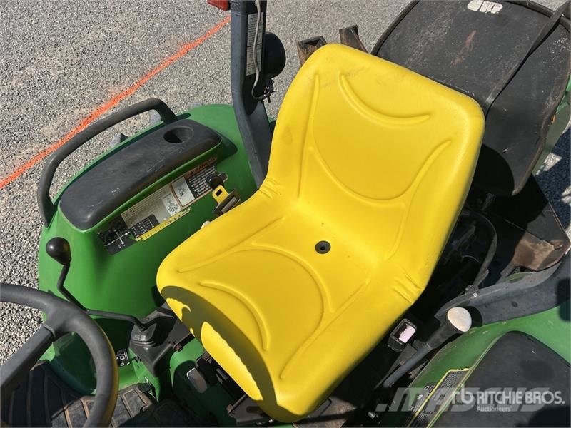 John Deere Utility Tractor Коммунальные тракторы