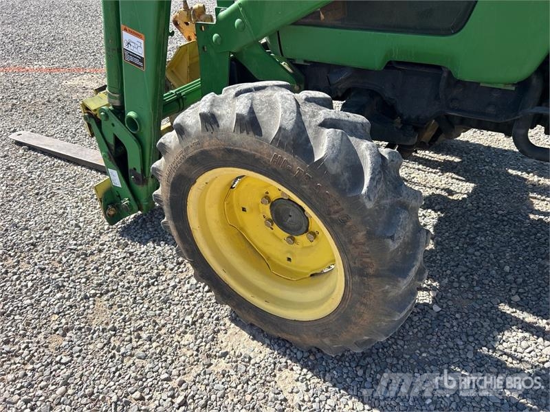 John Deere Utility Tractor Коммунальные тракторы
