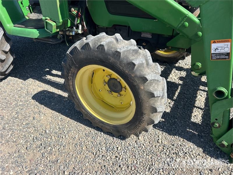 John Deere Utility Tractor Коммунальные тракторы