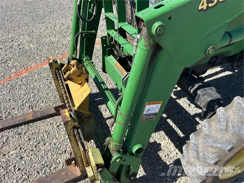 John Deere Utility Tractor Коммунальные тракторы