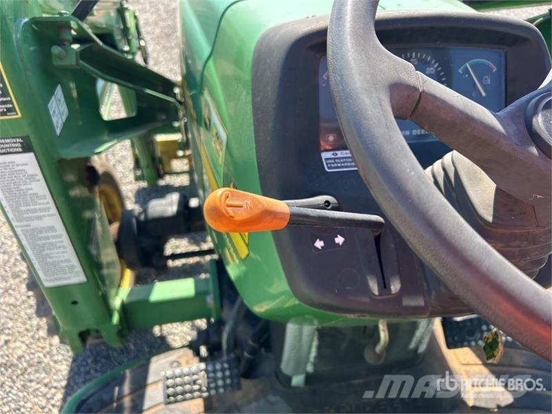 John Deere Utility Tractor Коммунальные тракторы