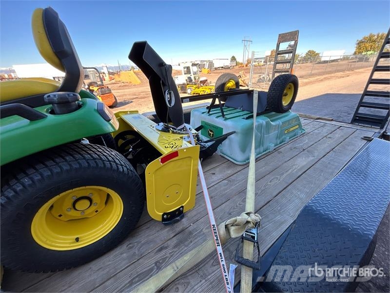 John Deere X570 Select Lawn Mower Самохідні газонокосарки