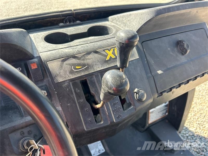 John Deere XUV855 4x4 Utility Vehicle Redskapsbärare