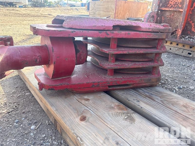Johnson 18B 54 in 60 ton 3 Sheave Load Block Delovi i oprema za kran