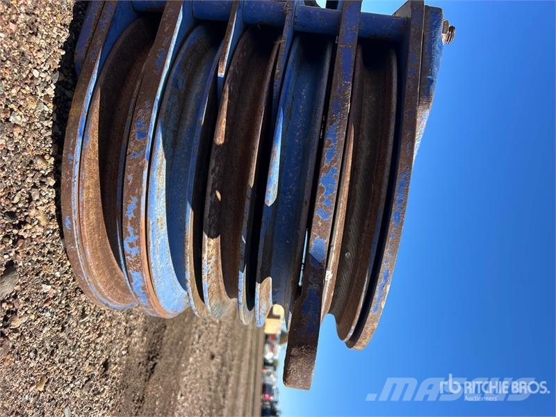 Johnson J600N16RTR 60 ton 5 Sheave Hook Block Diely a zariadenia žeriavov
