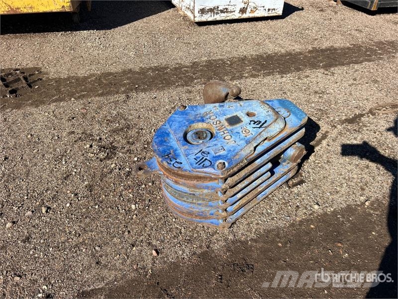 Johnson J600N16RTR 60 ton 5 Sheave Hook Block Diely a zariadenia žeriavov