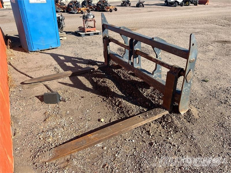 JRB 72 in Wheel Loader Forks - Fits John Deere Uñas para carretilla