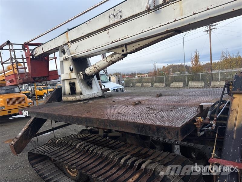 Juggernaut 8T Crawler Carrier Aerial Lift w/ Pitma Sonstige Baumaschinen