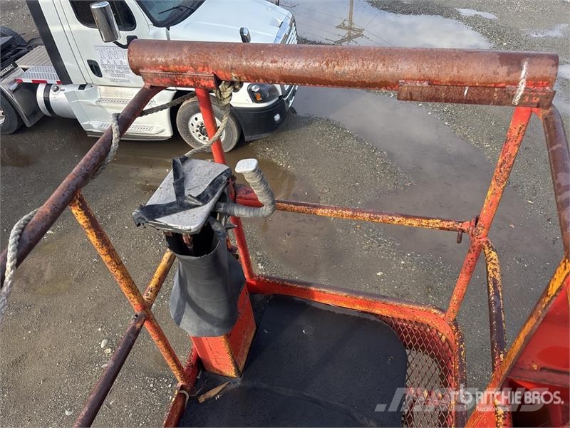Juggernaut 8T Crawler Carrier Aerial Lift w/ Pitma Sonstige Baumaschinen