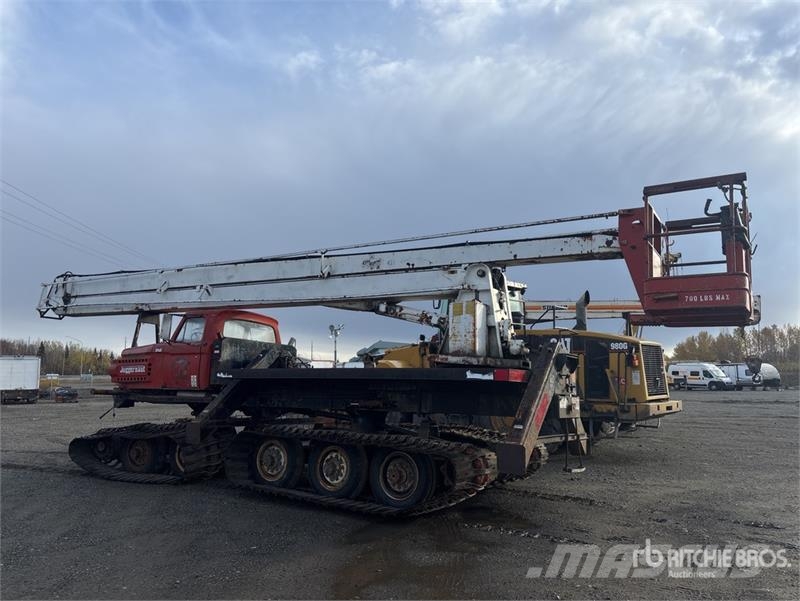 Juggernaut 8T Crawler Carrier Aerial Lift w/ Pitma Sonstige Baumaschinen