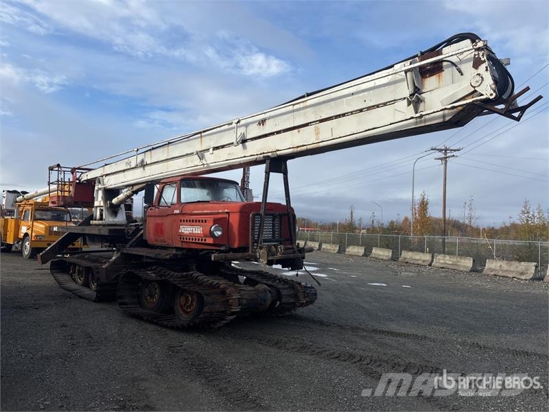Juggernaut 8T Crawler Carrier Aerial Lift w/ Pitma Sonstige Baumaschinen