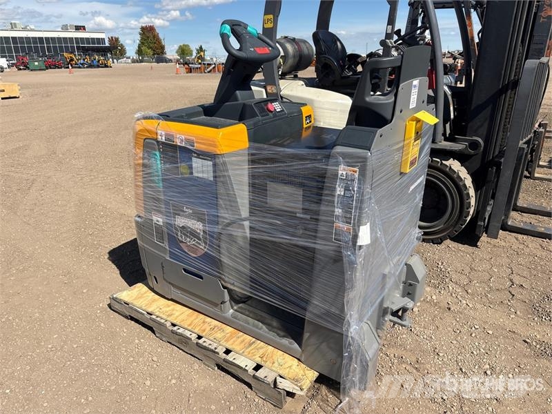 Jungheinrich EZS350NA Electric Forklift Electric forklifts