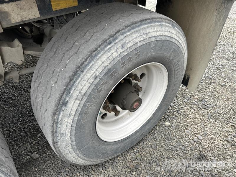 K-Line 15 ft 6 in Tri/A Turntable Pup Dump Trailer Kiperi prikolice
