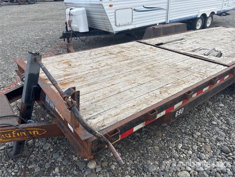 Kaufman 23 ft T/A Tilt Deck Trailer Zemie treileri