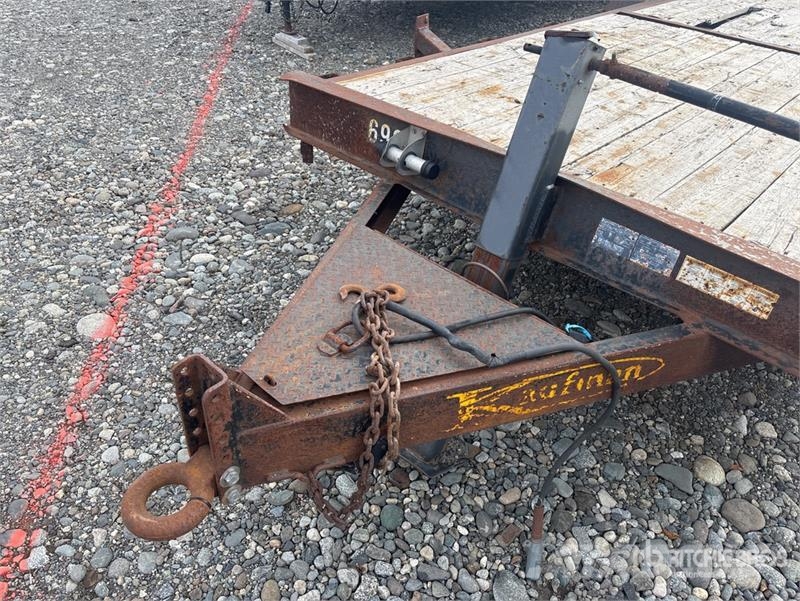 Kaufman 23 ft T/A Tilt Deck Trailer Zemie treileri